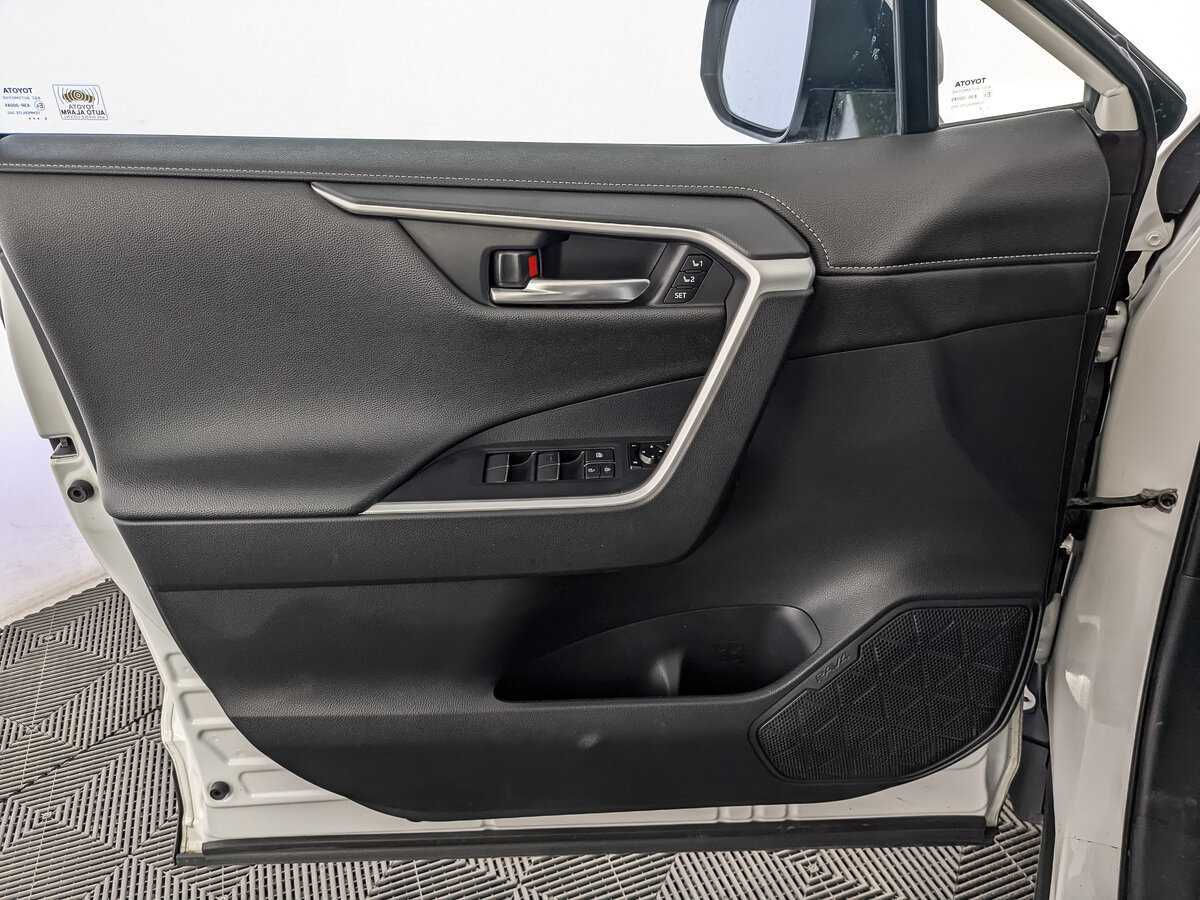 Купить Toyota RAV4, 2019, 130 242 км.. Фото: #18