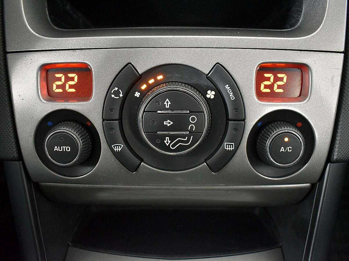 Купить Peugeot 408, 2013, 79 107 км.. Фото: #13