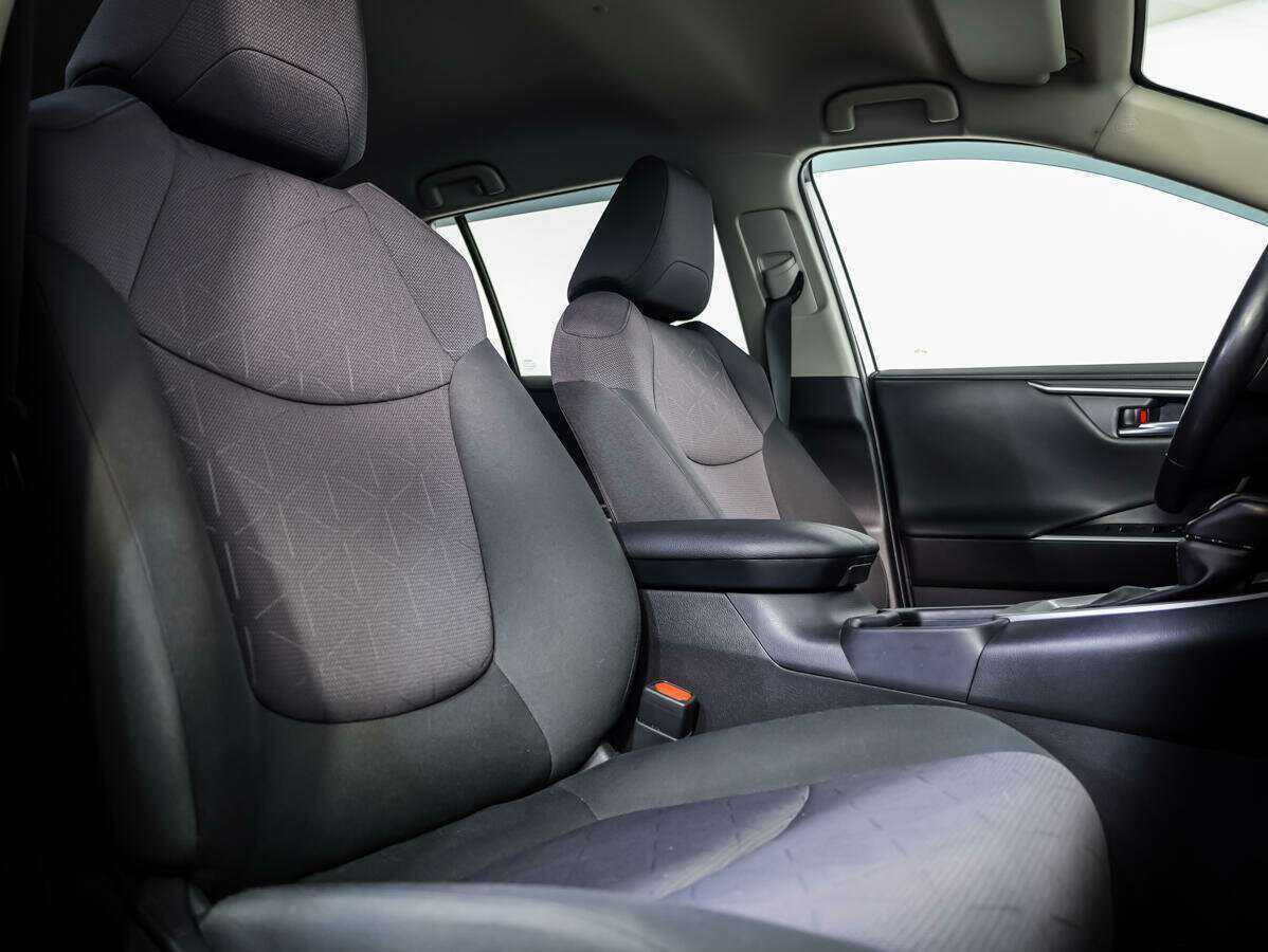 Купить Toyota RAV4, 2020, 69 982 км.. Фото: #9