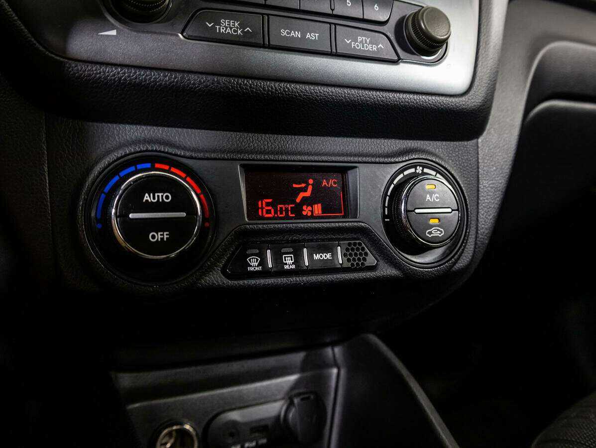 Купить Kia Rio, 2012, 86 940 км.. Фото: #15
