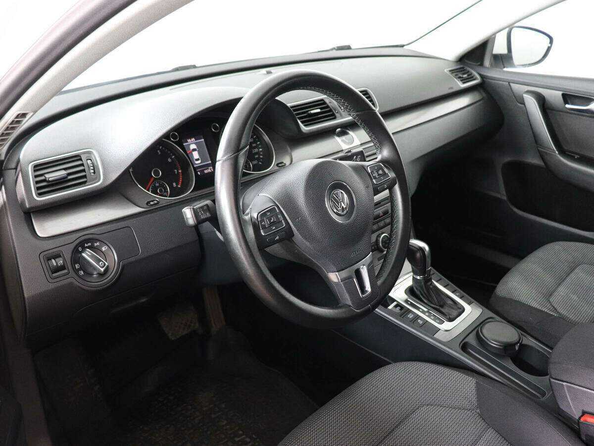 Купить Volkswagen Passat, 2013, 121 557 км.. Фото: #8