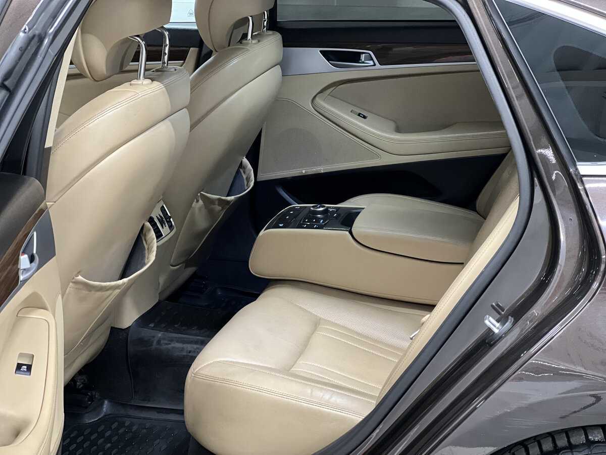 Купить Hyundai Genesis, 2014, 256 260 км.. Фото: #11