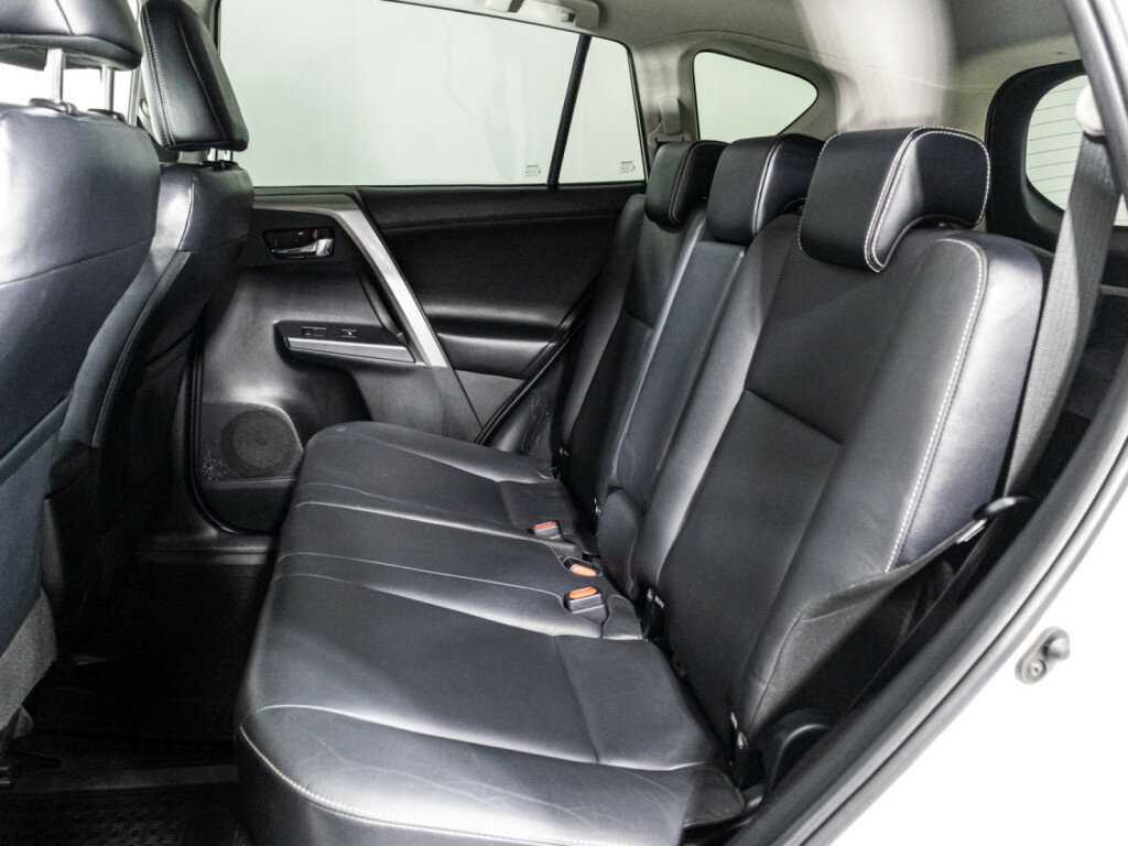 Купить Toyota RAV4, 2017, 119 187 км.. Фото: #9