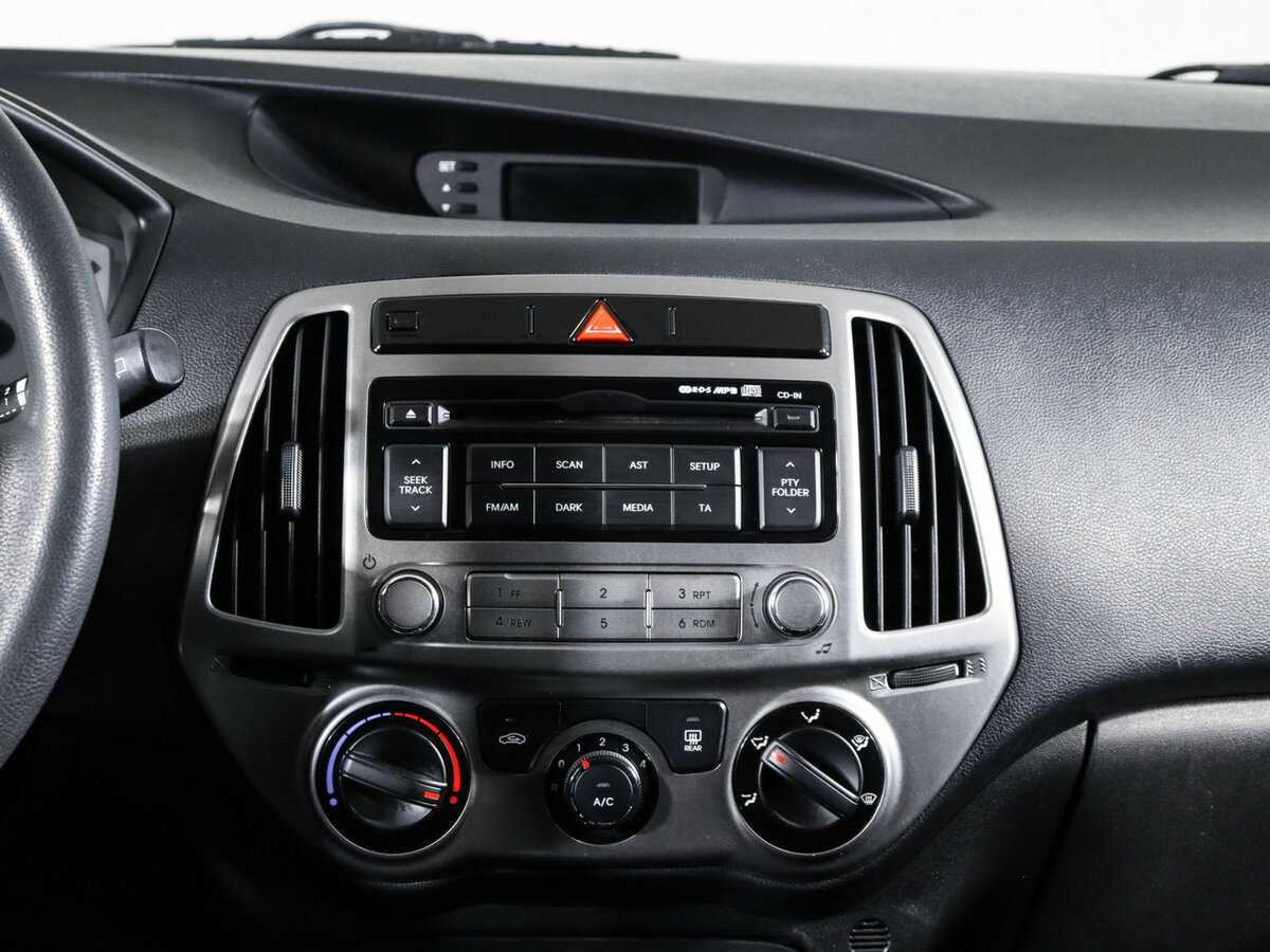 Купить Hyundai i20, 2012, 160 136 км.. Фото: #9