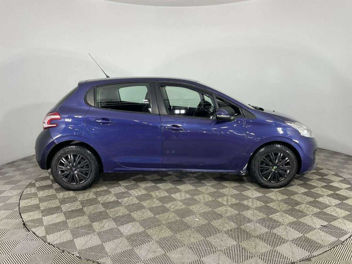 Купить Peugeot 208, 2014, 147 190 км.. Фото: #3