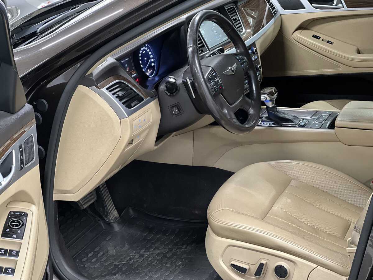 Купить Hyundai Genesis, 2014, 256 260 км.. Фото: #14