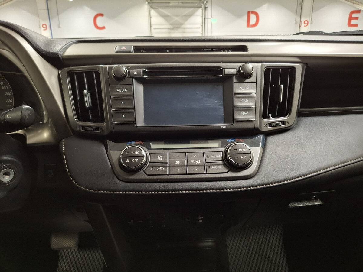 Купить Toyota RAV4, 2014, 141 969 км.. Фото: #14