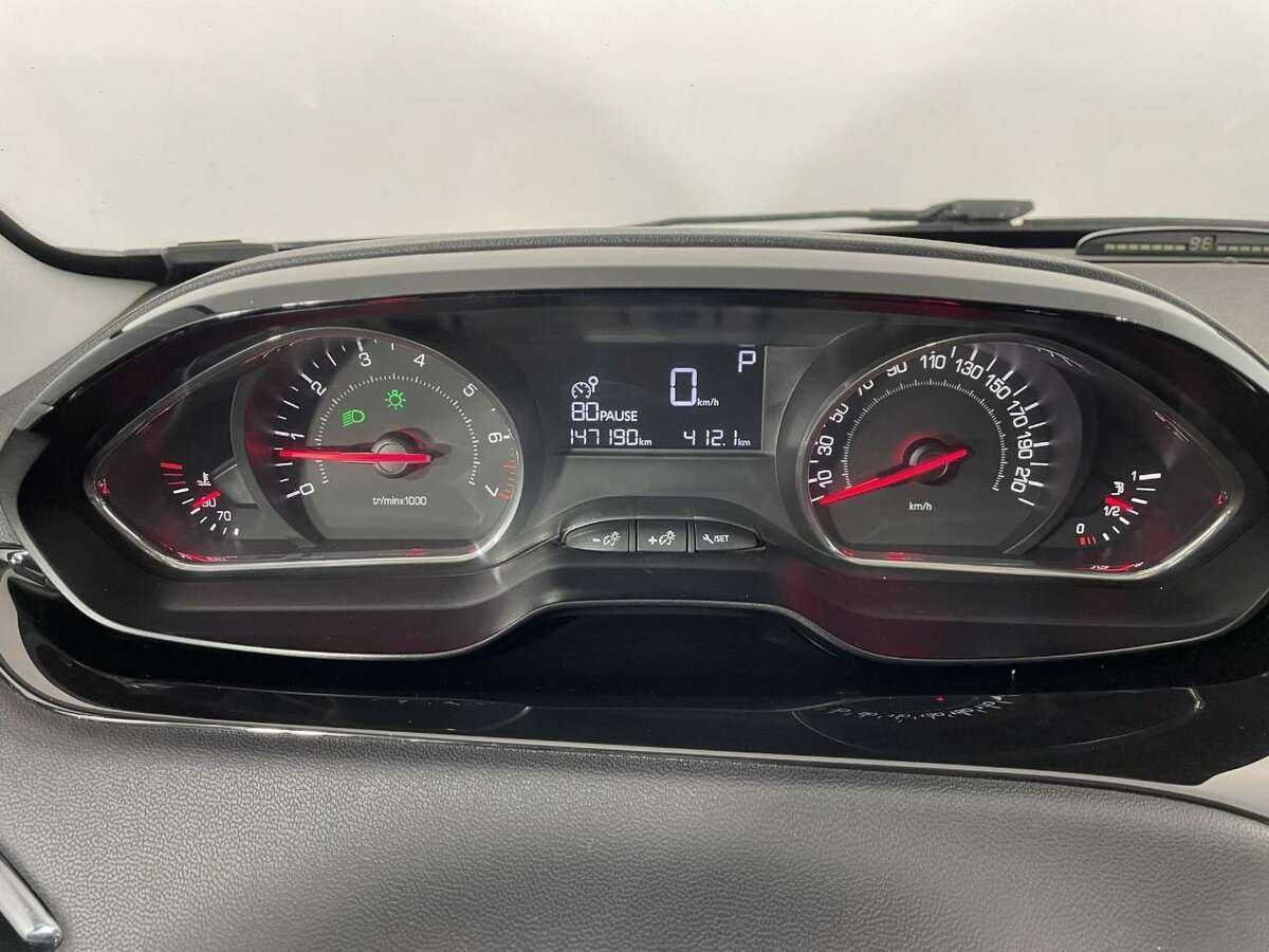 Купить Peugeot 208, 2014, 147 190 км.. Фото: #10