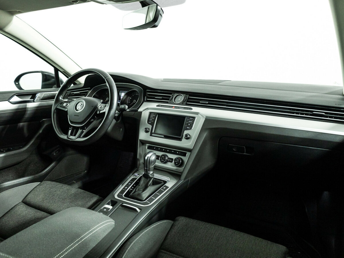 Купить Volkswagen Passat, 2017, 131 507 км.. Фото: #6