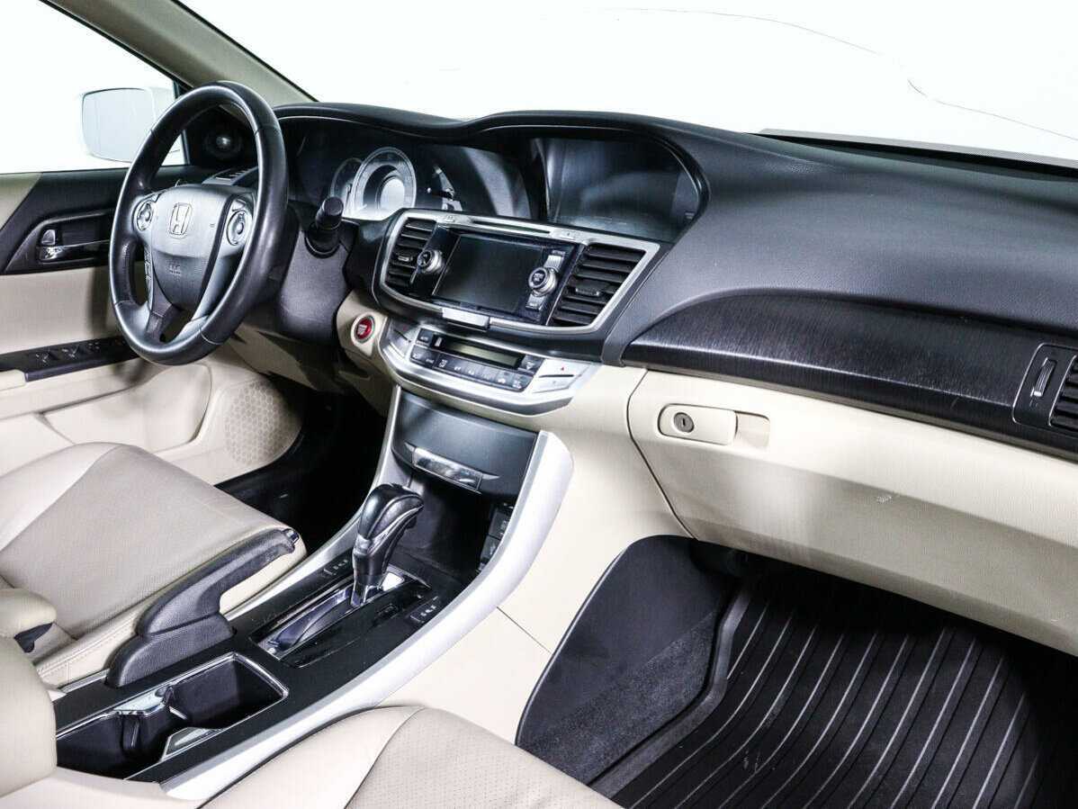 Купить Honda Accord, 2012, 78 435 км.. Фото: #7