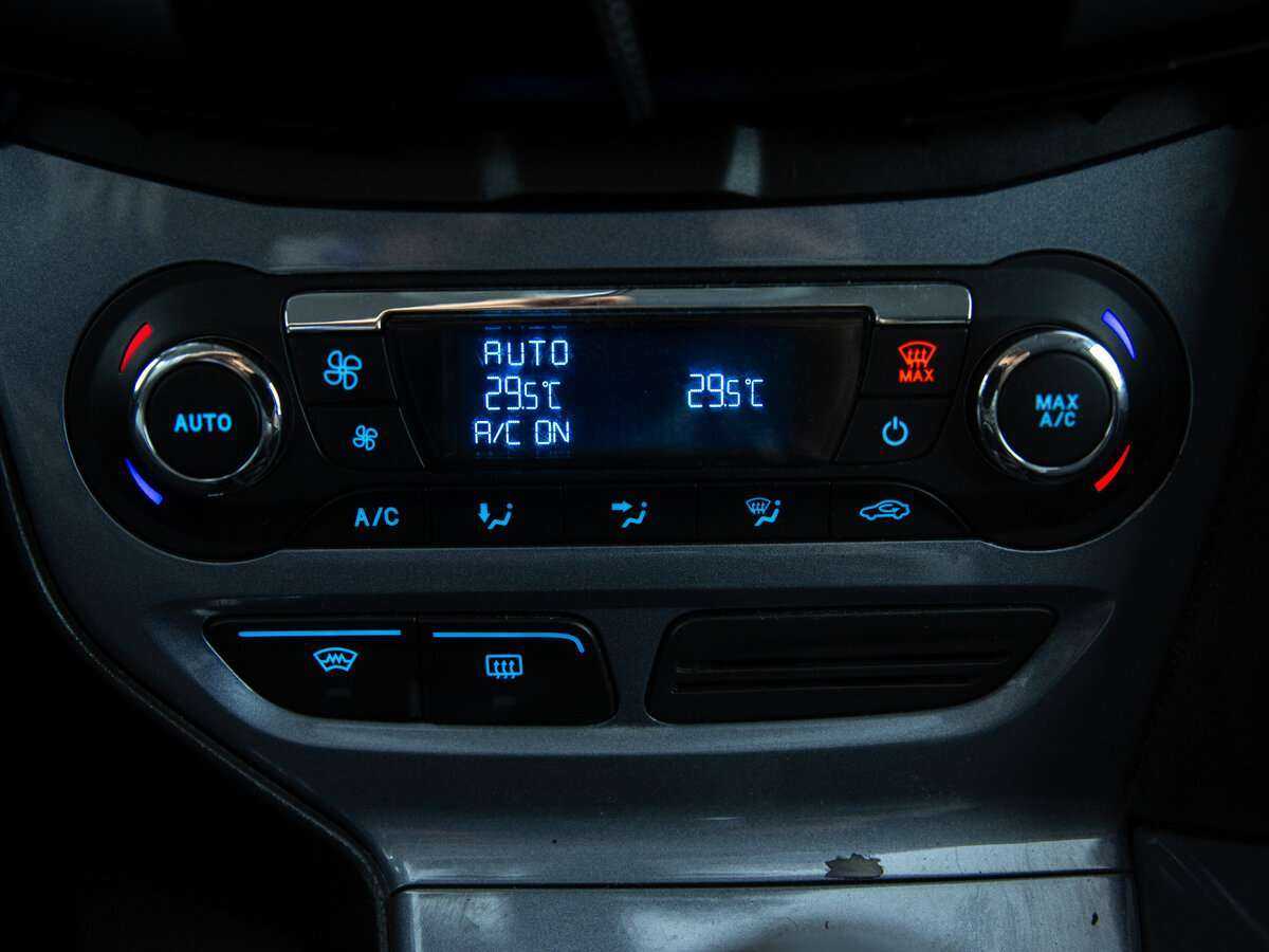 Купить Ford Focus, 2012, 151 148 км.. Фото: #10
