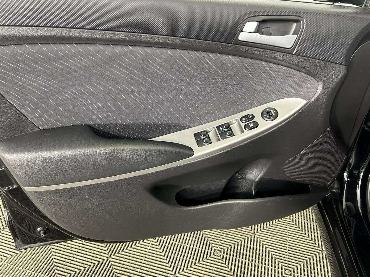 Купить Hyundai Solaris, 2015, 66 300 км.. Фото: #7