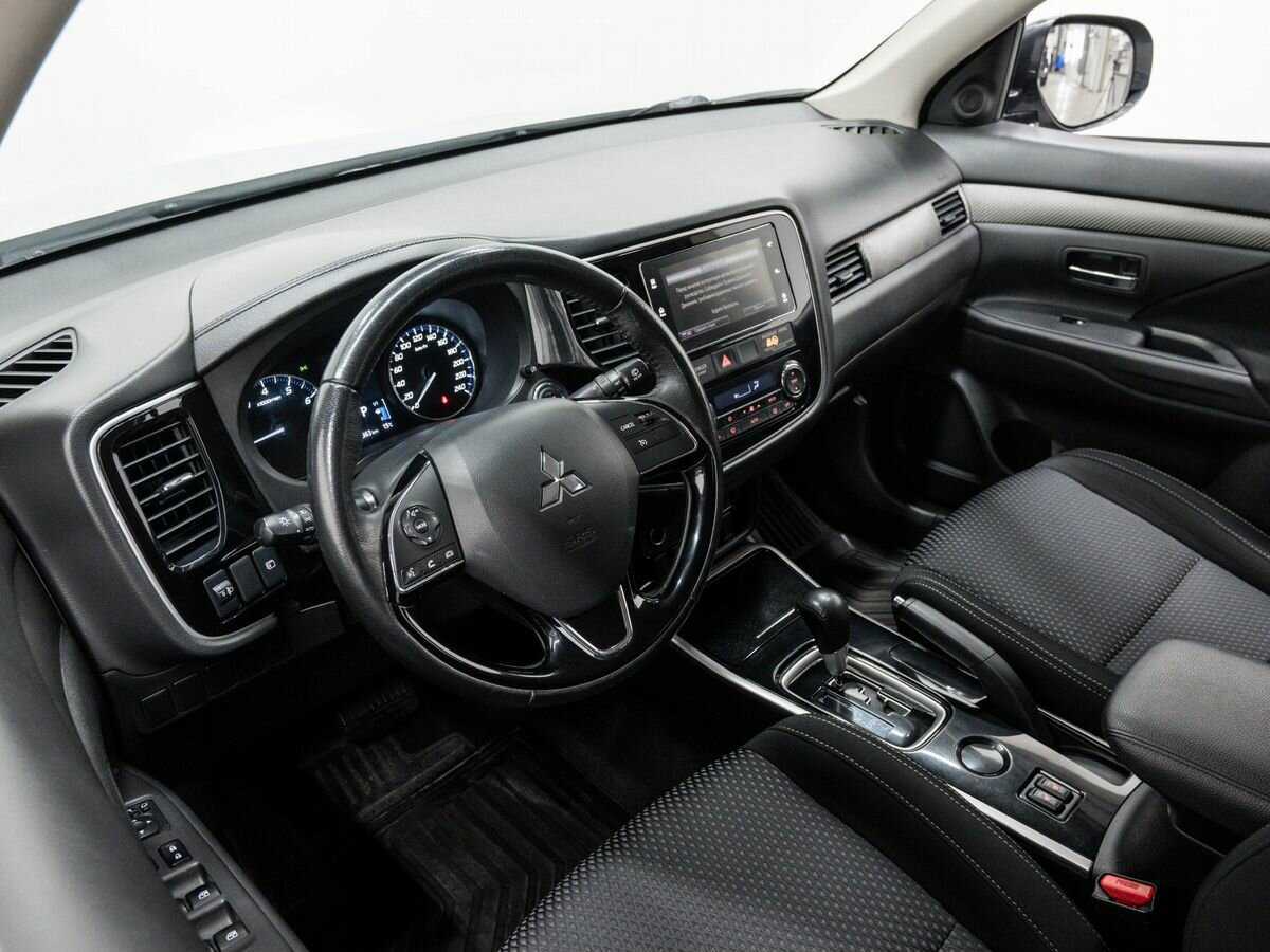 Купить Mitsubishi Outlander, 2018, 179 363 км.. Фото: #12