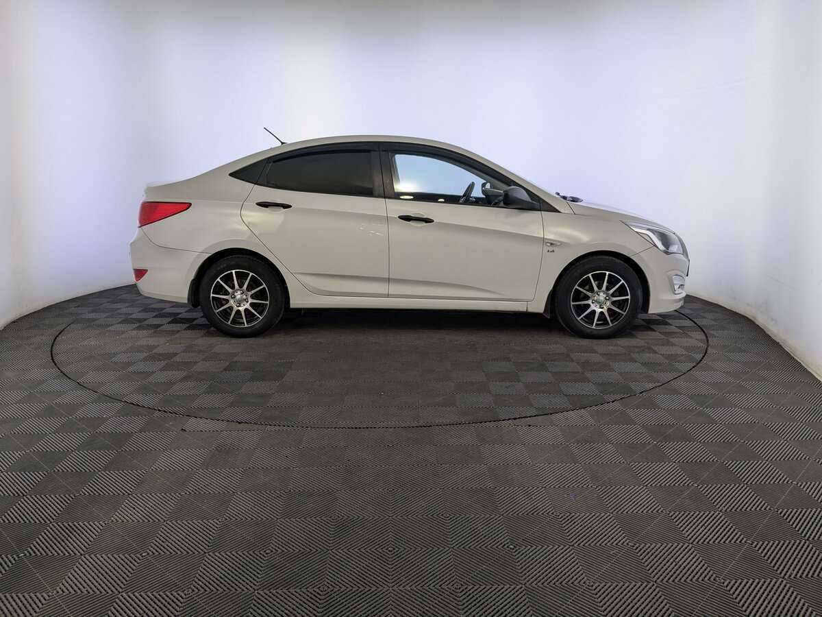 Купить Hyundai Solaris, 2015, 120 409 км.. Фото: #3