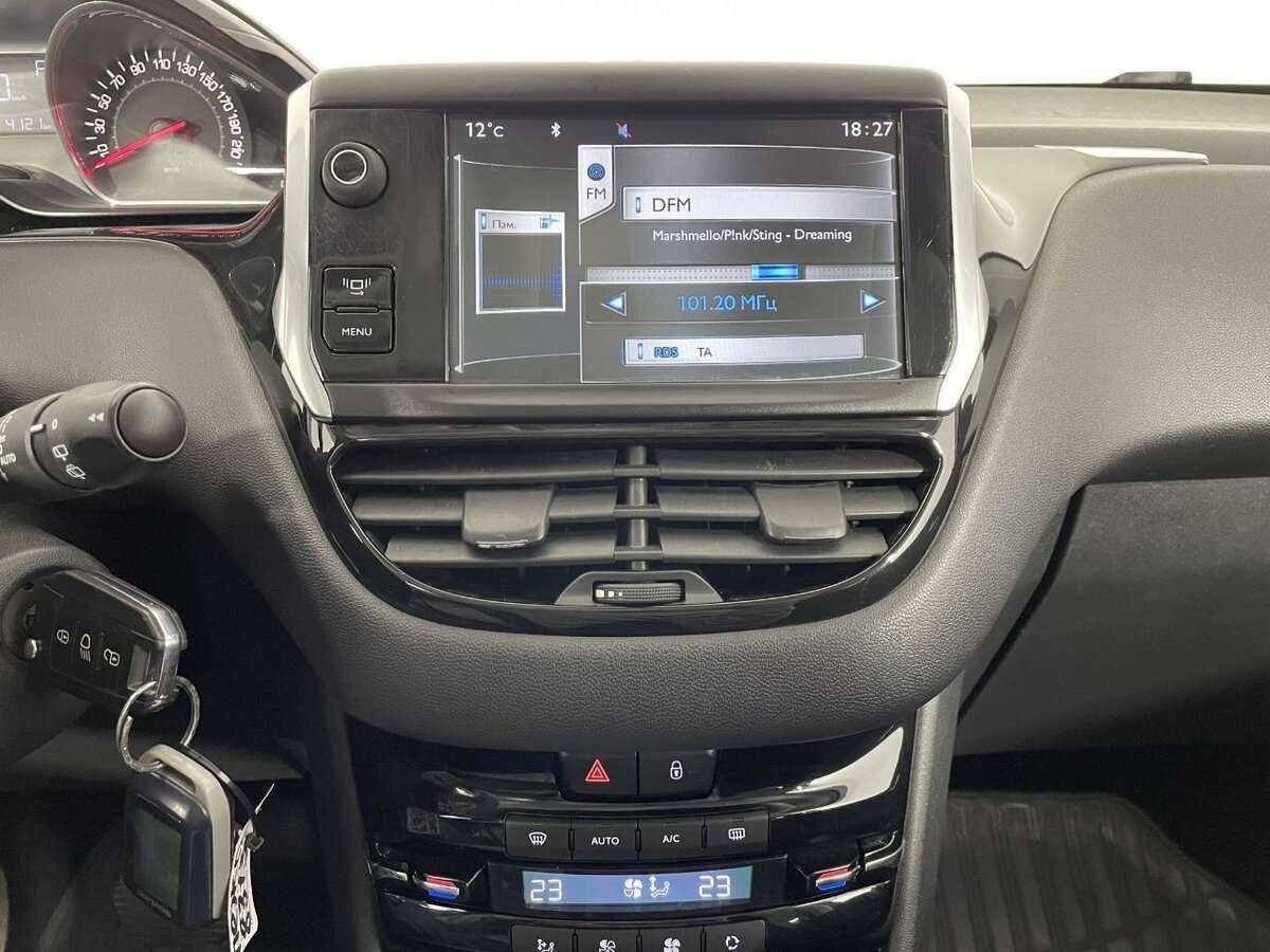 Купить Peugeot 208, 2014, 147 190 км.. Фото: #11