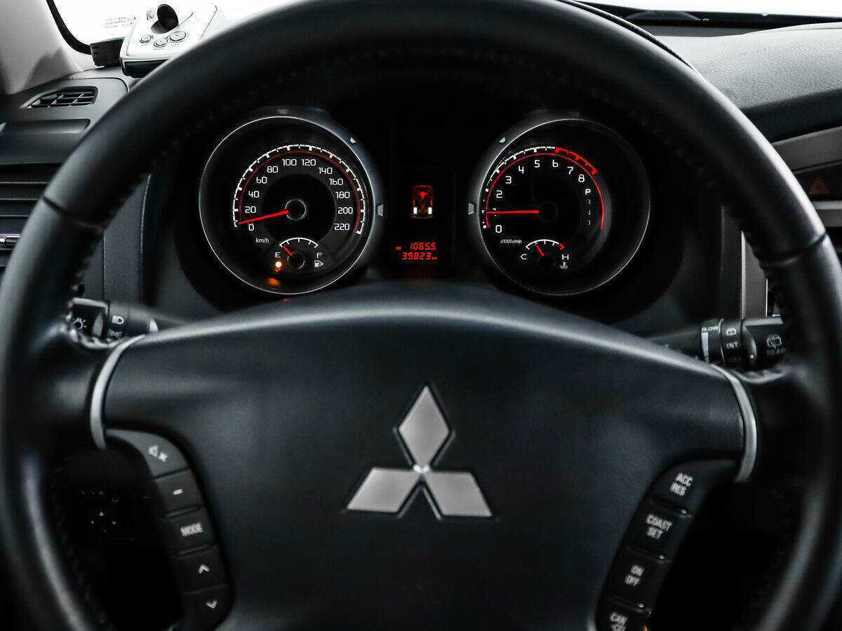 Купить Mitsubishi Pajero, 2015, 39 804 км.. Фото: #17