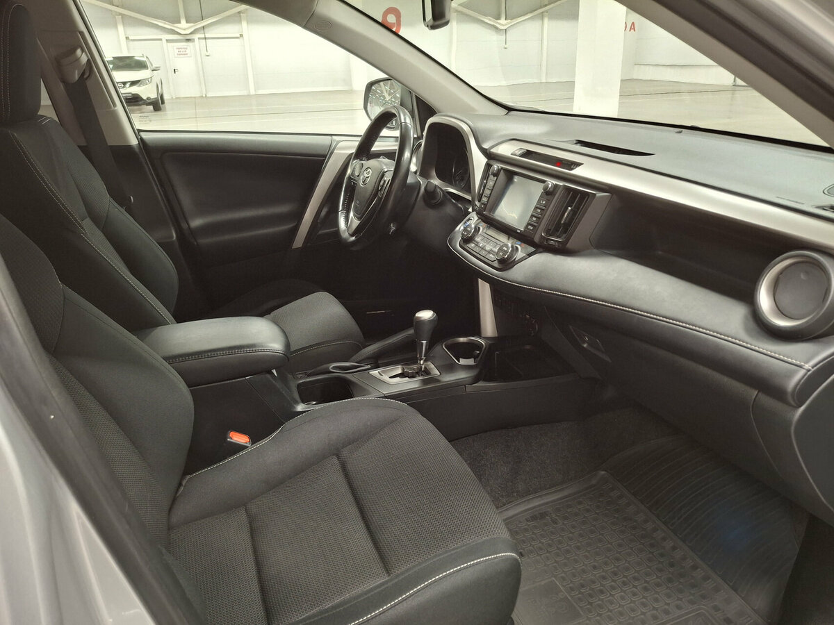 Купить Toyota RAV4, 2019, 114 654 км.. Фото: #10
