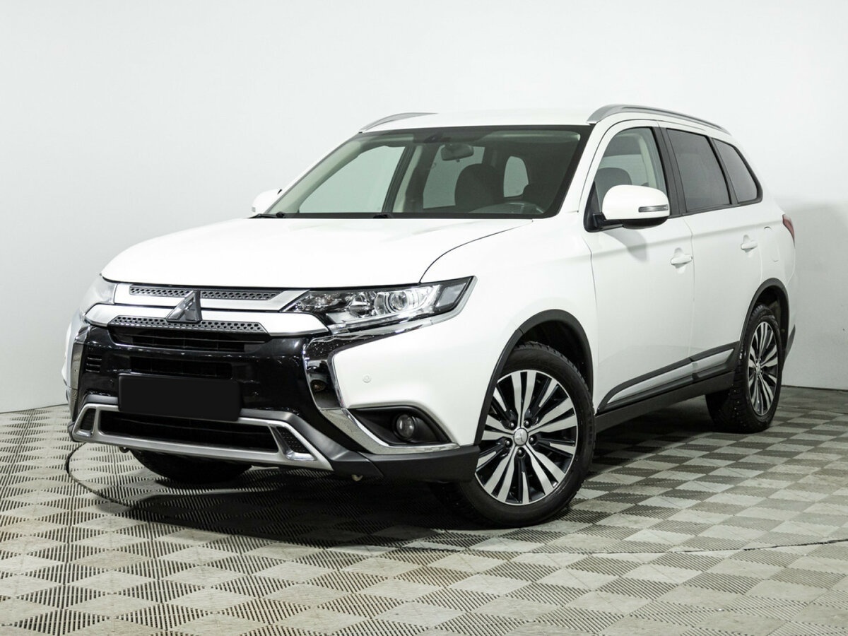 Купить Mitsubishi Outlander, 2018, 63 107 км.. Посмотреть фото
