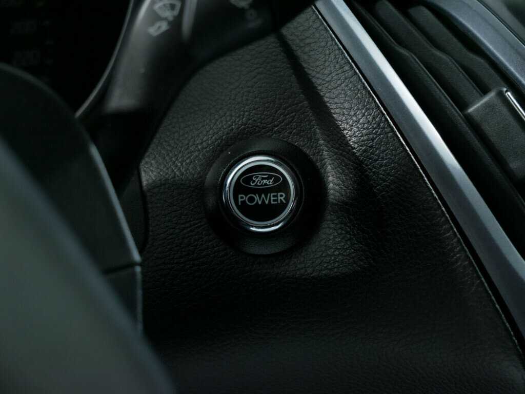Купить Ford Focus, 2013, 300 800 км.. Фото: #13