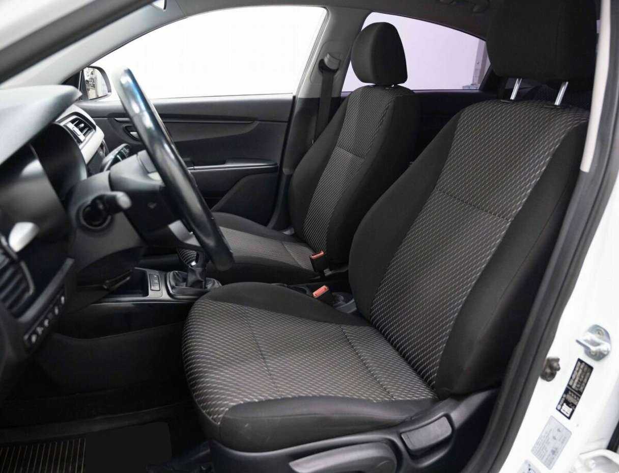Купить Kia Rio, 2018, 139 000 км.. Фото: #7