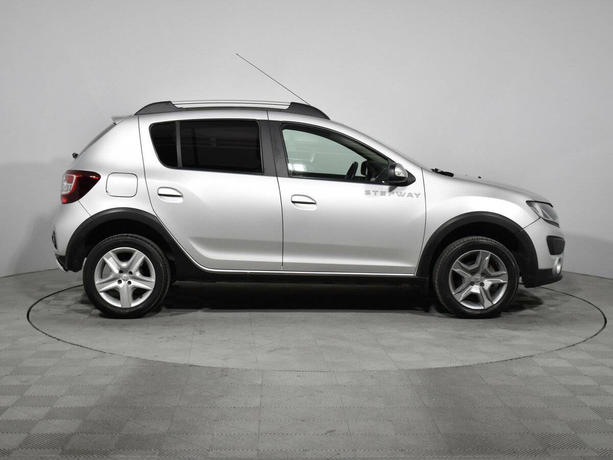 Купить Renault Sandero, 2017, 127 367 км.. Фото: #1
