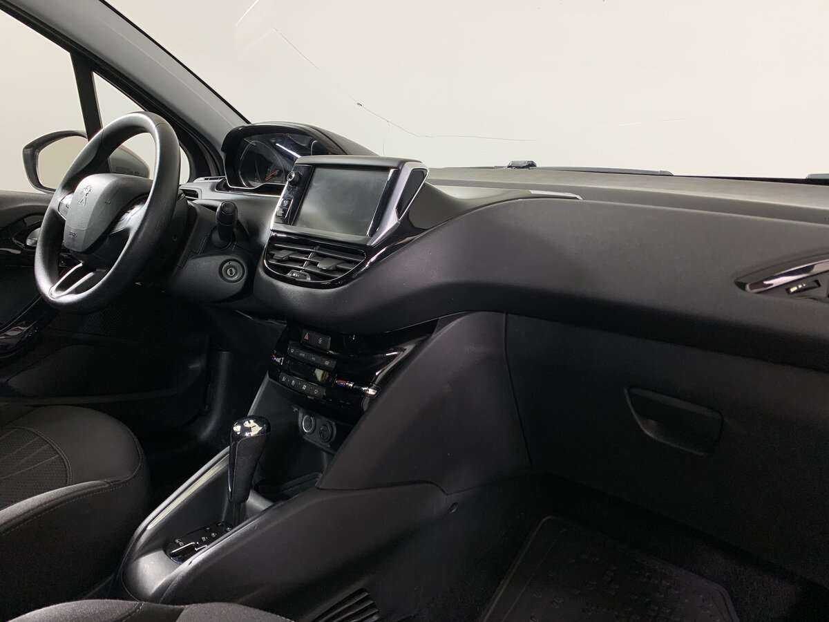 Купить Peugeot 208, 2013, 146 165 км.. Фото: #10