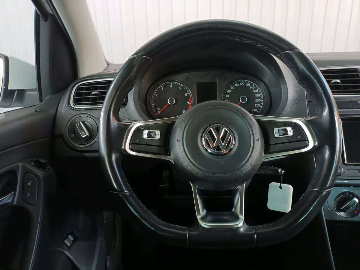 Купить Volkswagen Polo, 2019, 63 267 км.. Фото: #9