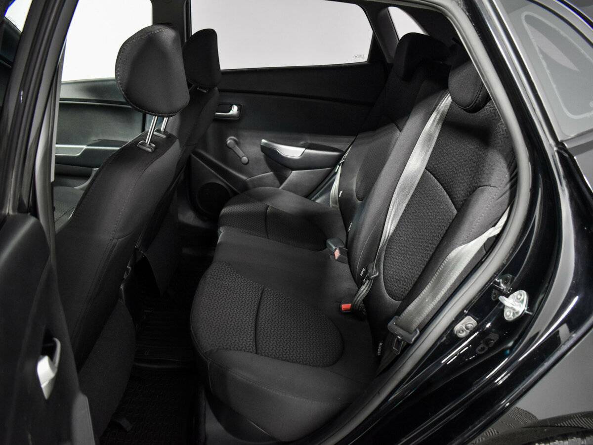Купить Kia Rio, 2016, 268 625 км.. Фото: #10