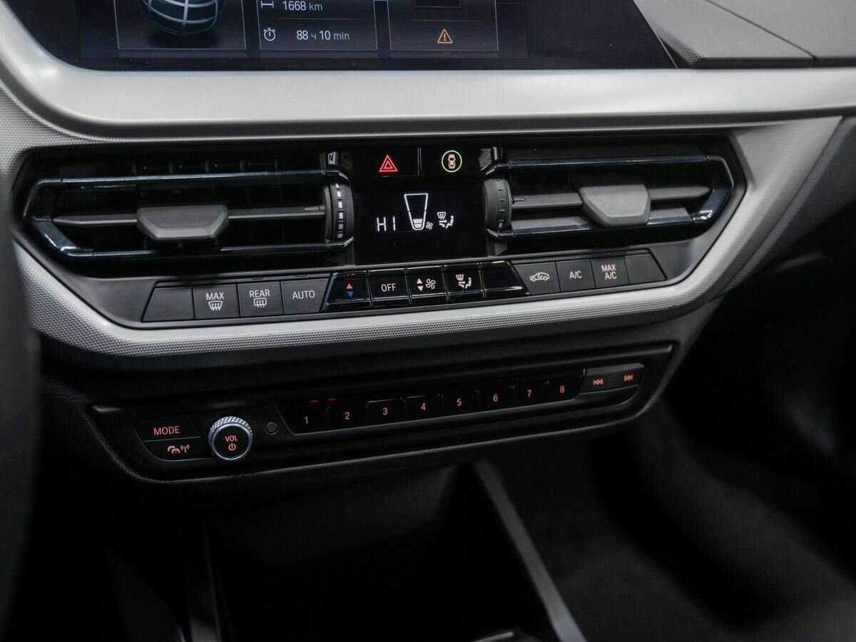 Купить BMW 1 серии, 2019, 158 610 км.. Фото: #18