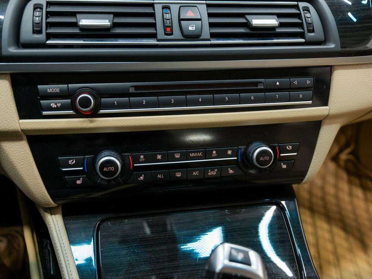 Купить BMW 5 серии, 2013, 143 241 км.. Фото: #21