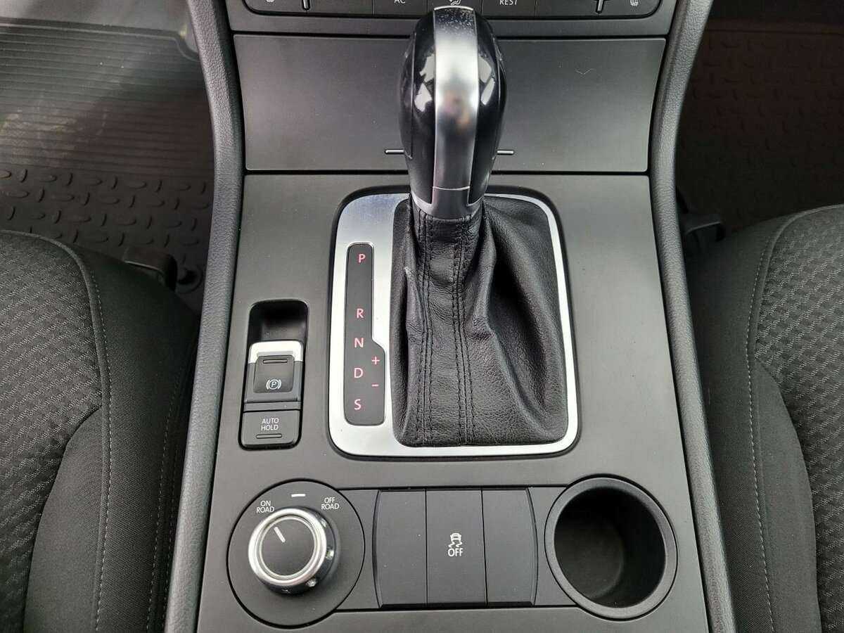 Купить Volkswagen Touareg, 2012, 281 555 км.. Фото: #12