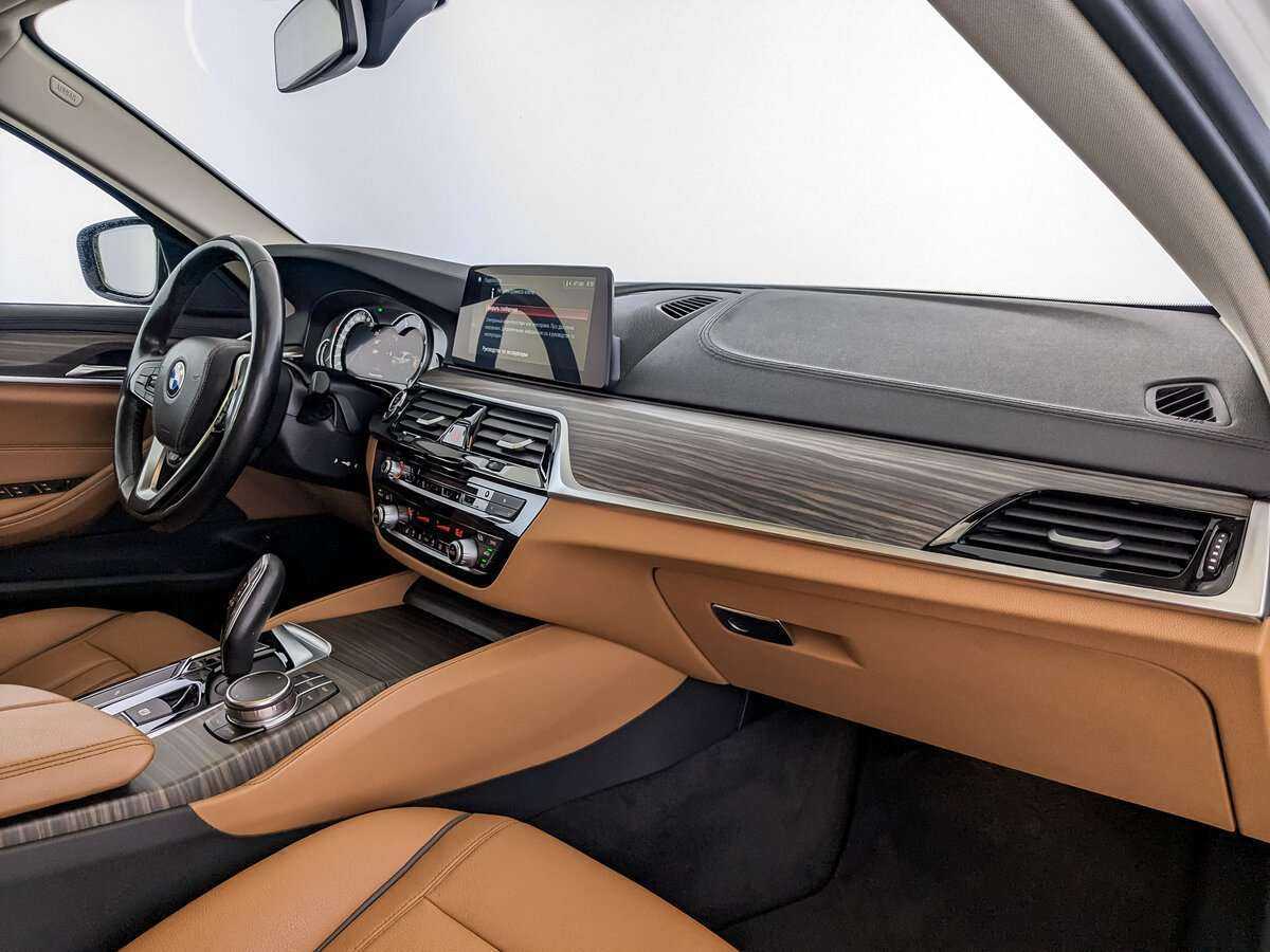 Купить BMW 5 серии, 2017, 72 392 км.. Фото: #10