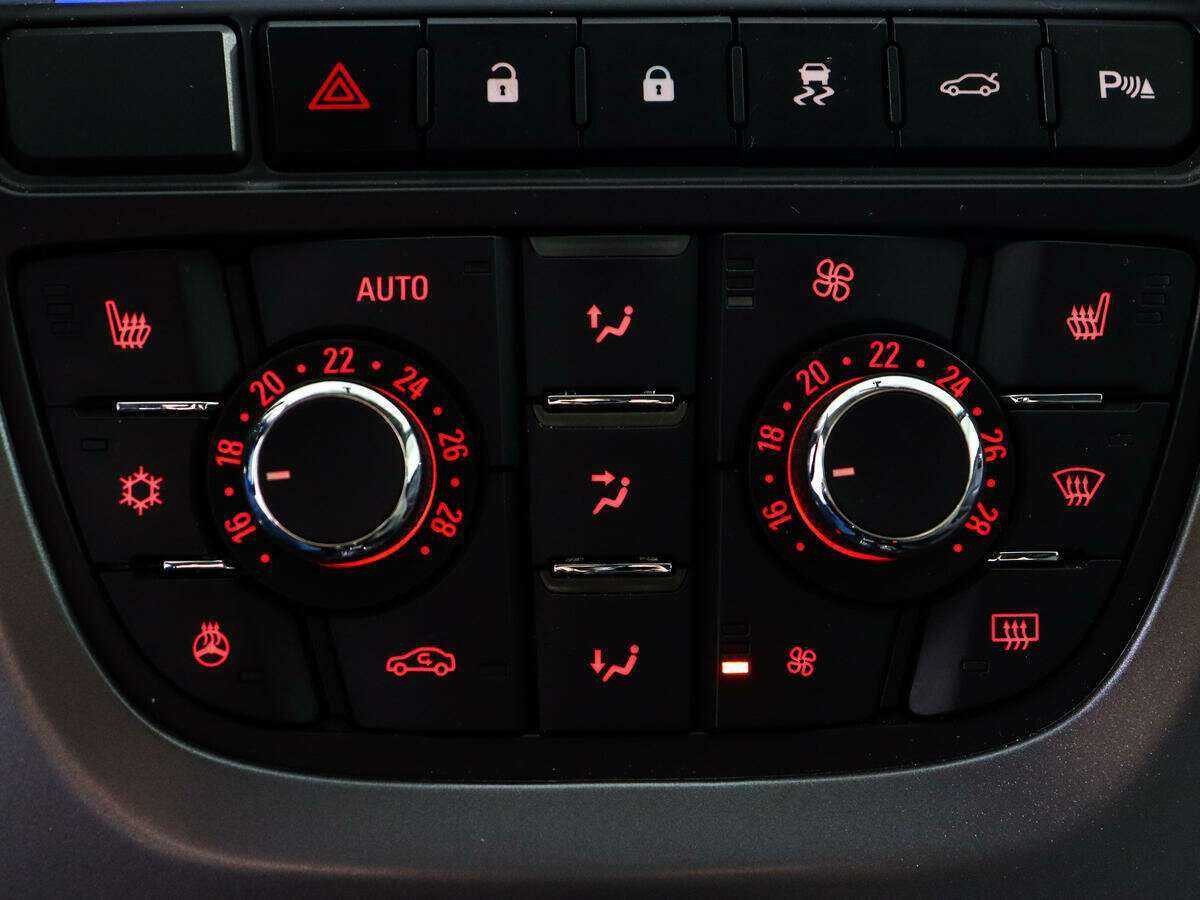 Купить Opel Astra, 2013, 122 411 км.. Фото: #19