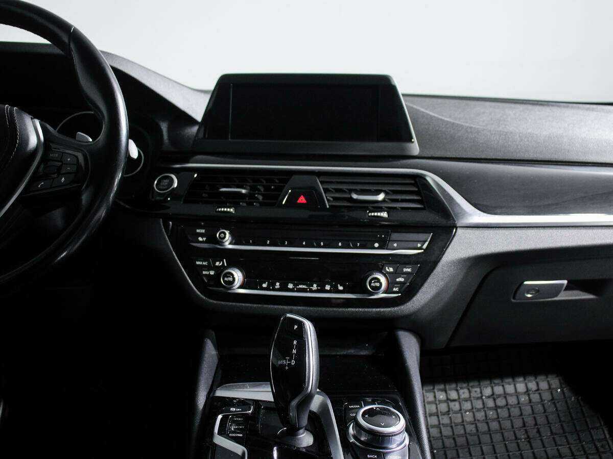 Купить BMW 5 серии, 2017, 157 968 км.. Фото: #10