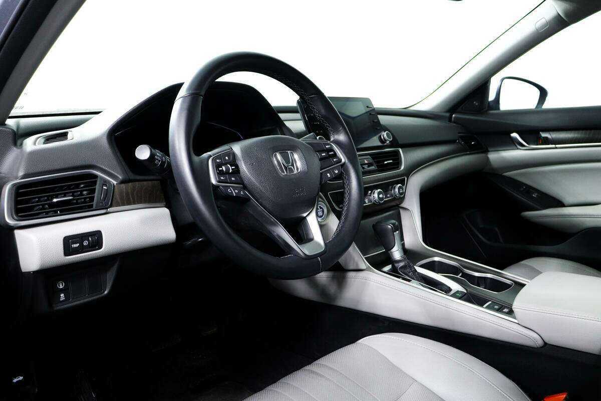 Купить Honda Accord, 2018, 43 200 км.. Фото: #12