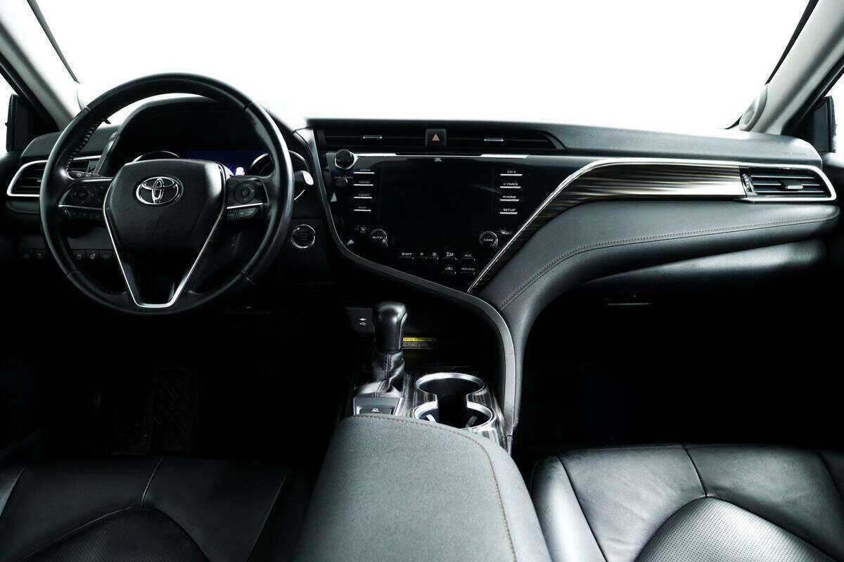 Купить Toyota Camry, 2018, 129 817 км.. Фото: #10
