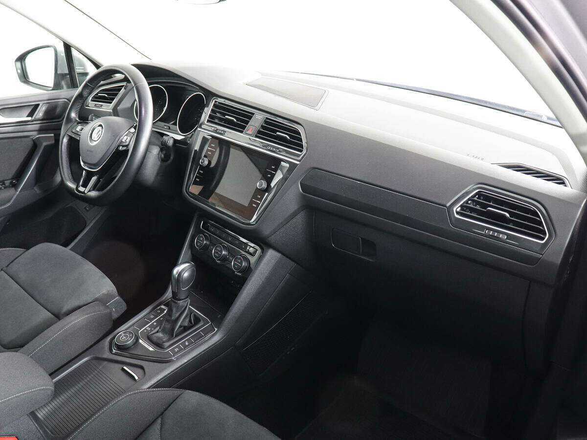 Купить Volkswagen Tiguan, 2020, 47 680 км.. Фото: #9