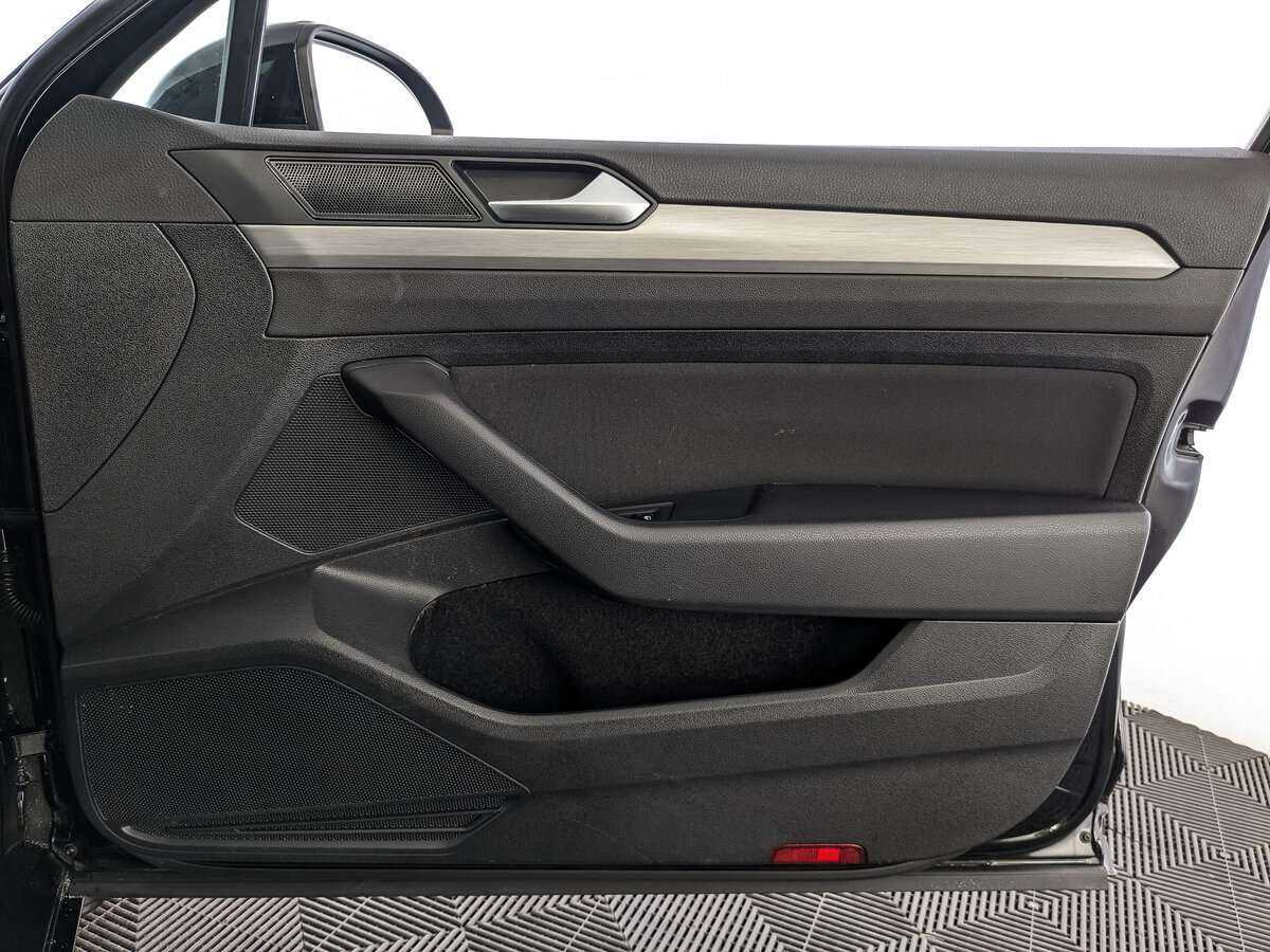 Купить Volkswagen Passat, 2016, 61 012 км.. Фото: #19