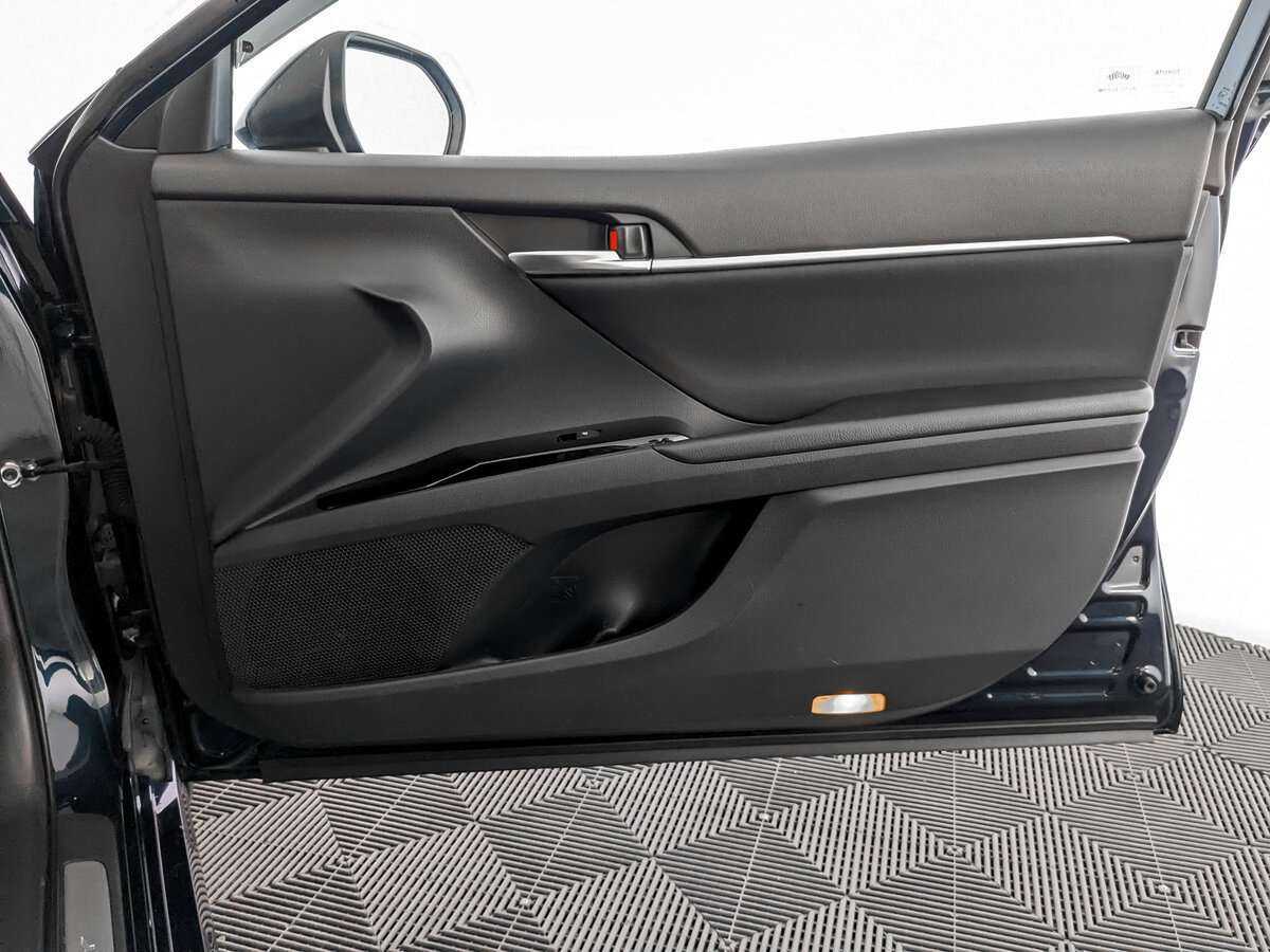 Купить Toyota Camry, 2020, 117 733 км.. Фото: #16
