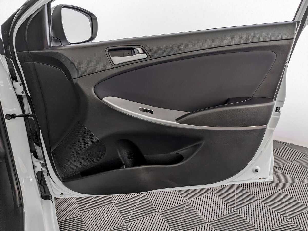 Купить Hyundai Solaris, 2015, 113 015 км.. Фото: #17