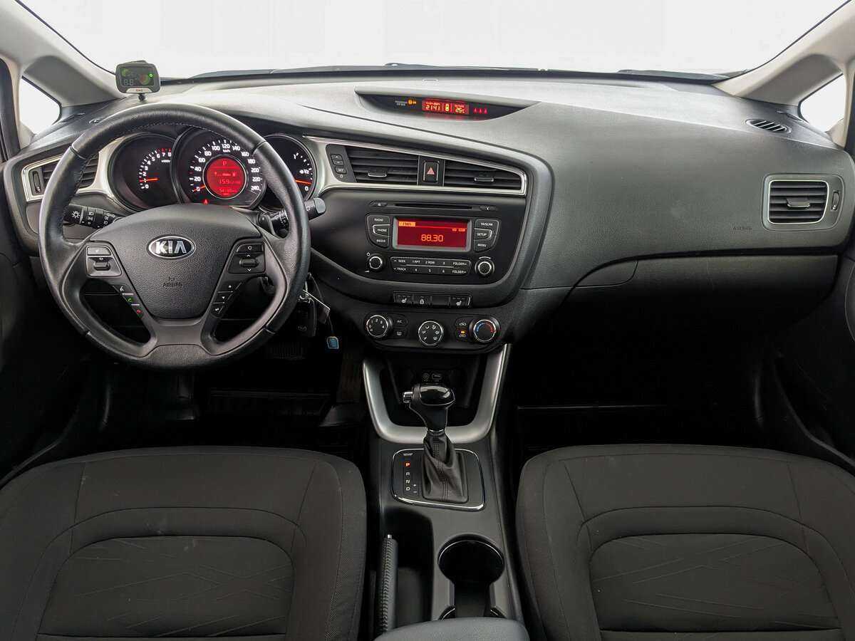 Купить Kia Ceed, 2017, 54 160 км.. Фото: #9