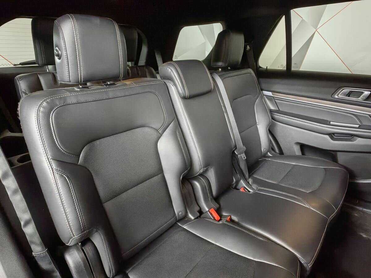 Купить Ford Explorer, 2017, 155 342 км.. Фото: #11