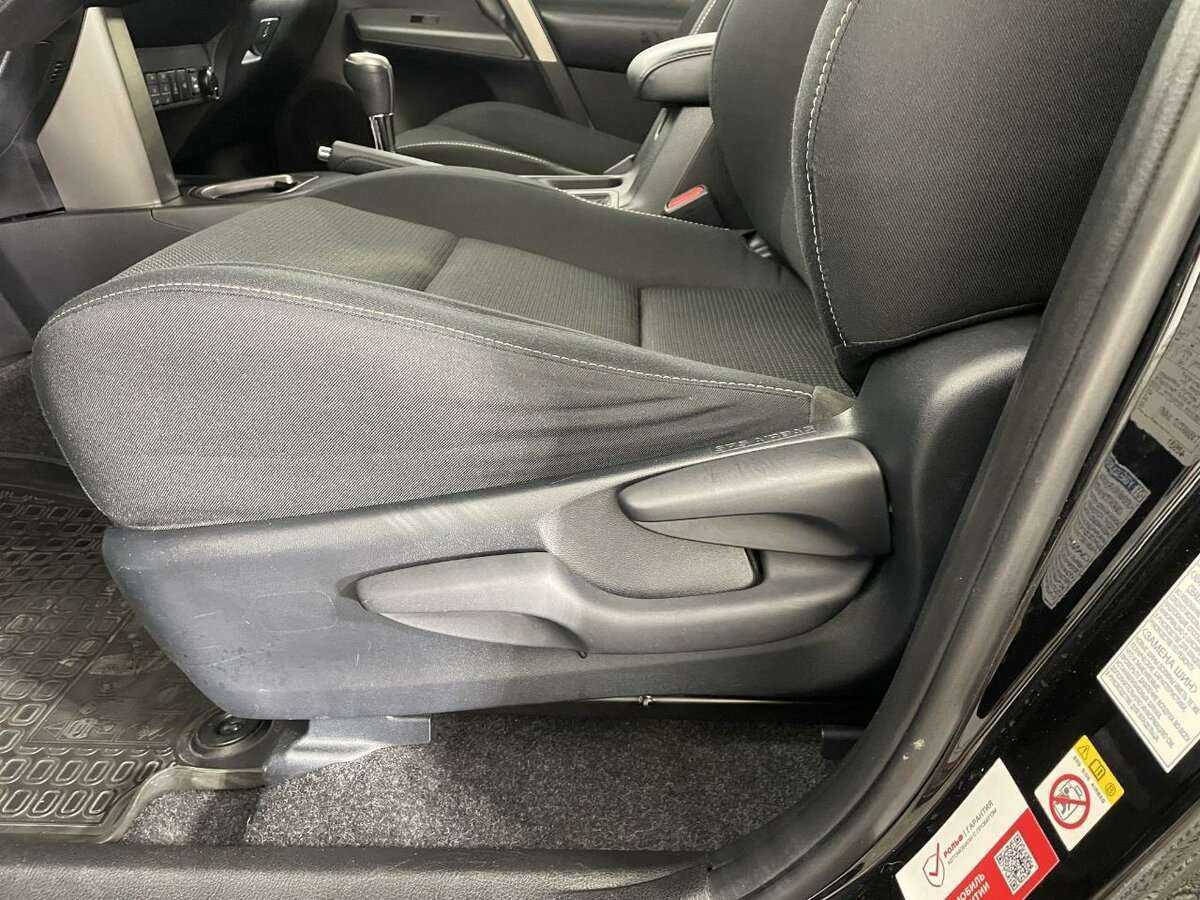 Купить Toyota RAV4, 2018, 86 830 км.. Фото: #9