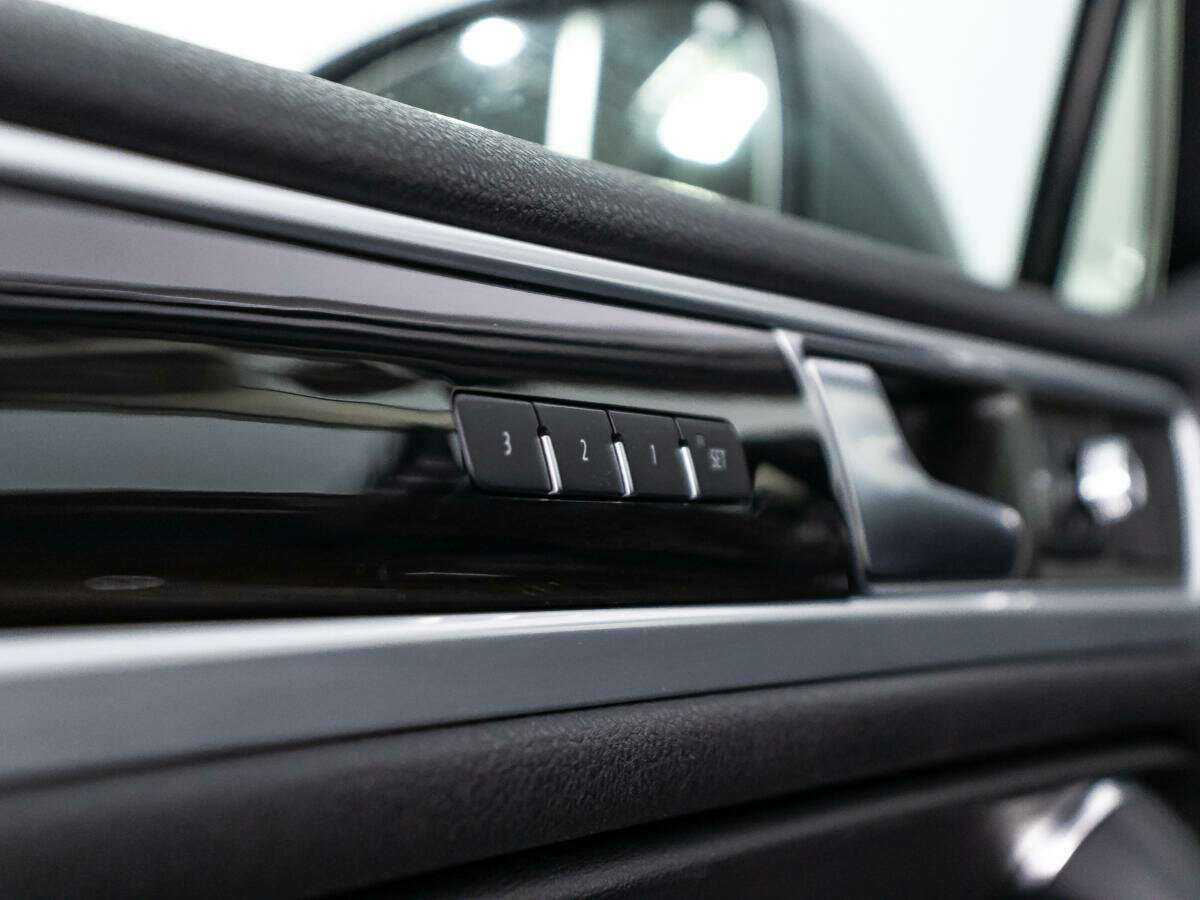 Купить Volkswagen Touareg, 2015, 192 733 км.. Фото: #15