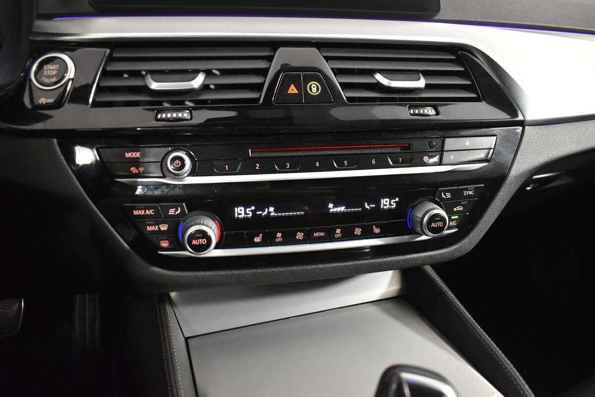 Купить BMW 5 серии, 2018, 177 000 км.. Фото: #17