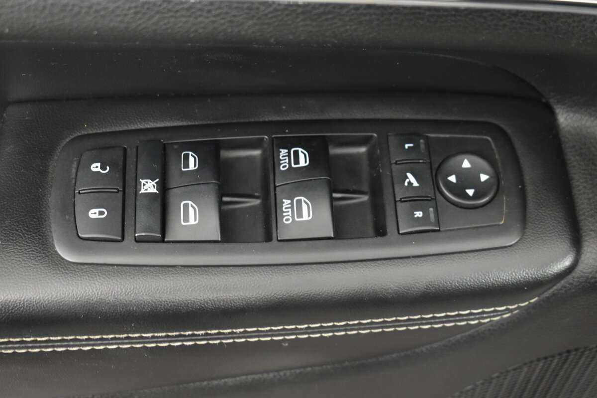 Купить Jeep Grand Cherokee, 2014, 299 803 км.. Фото: #23