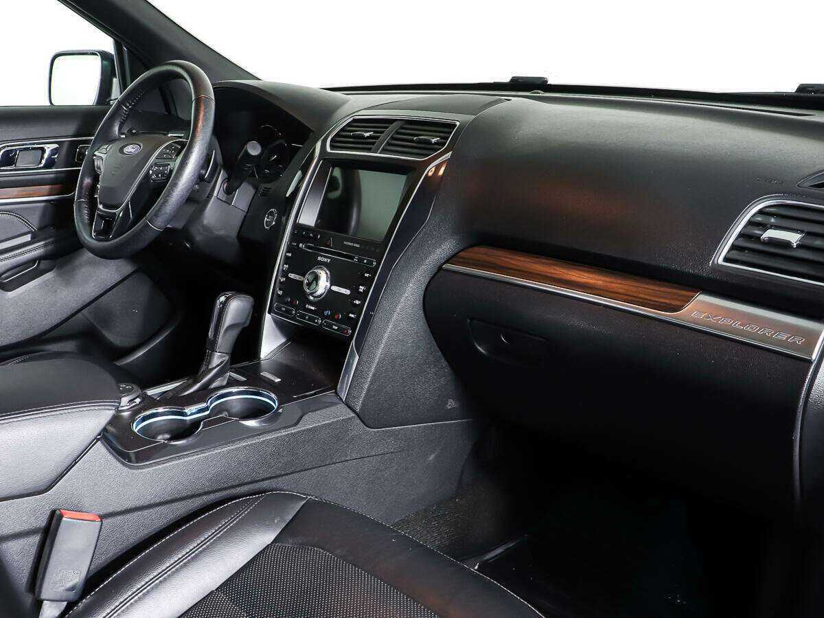 Купить Ford Explorer, 2017, 38 641 км.. Фото: #9