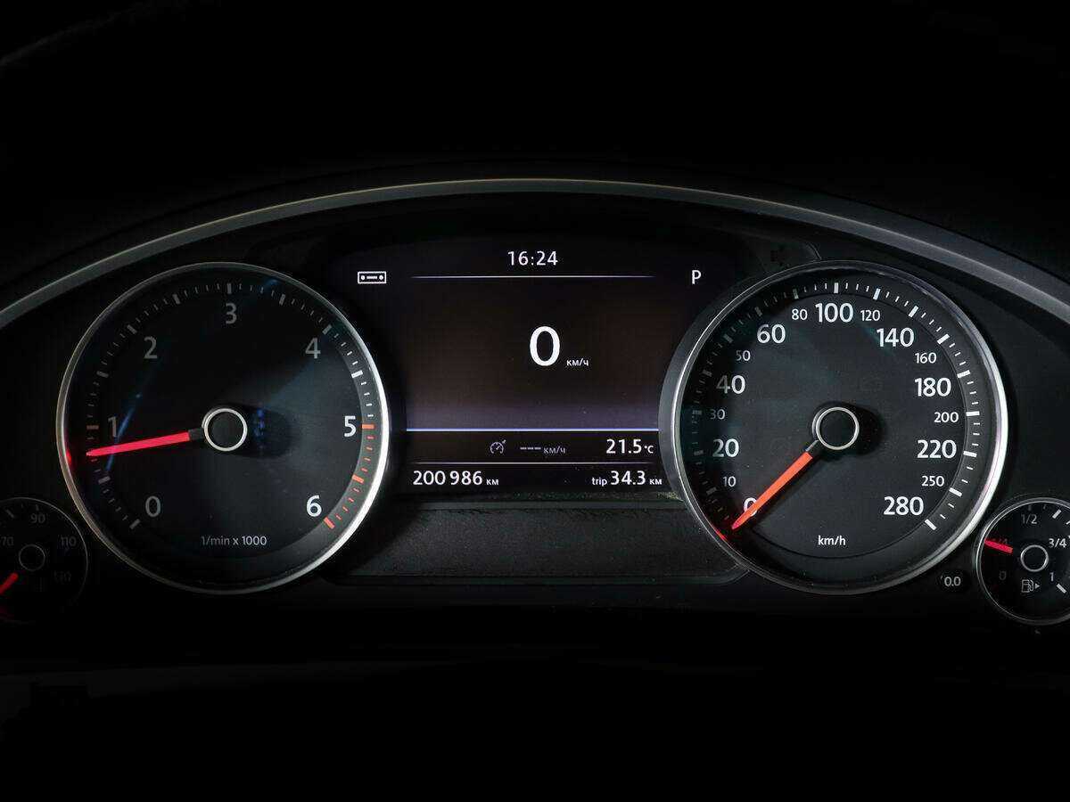 Купить Volkswagen Touareg, 2012, 200 985 км.. Фото: #10