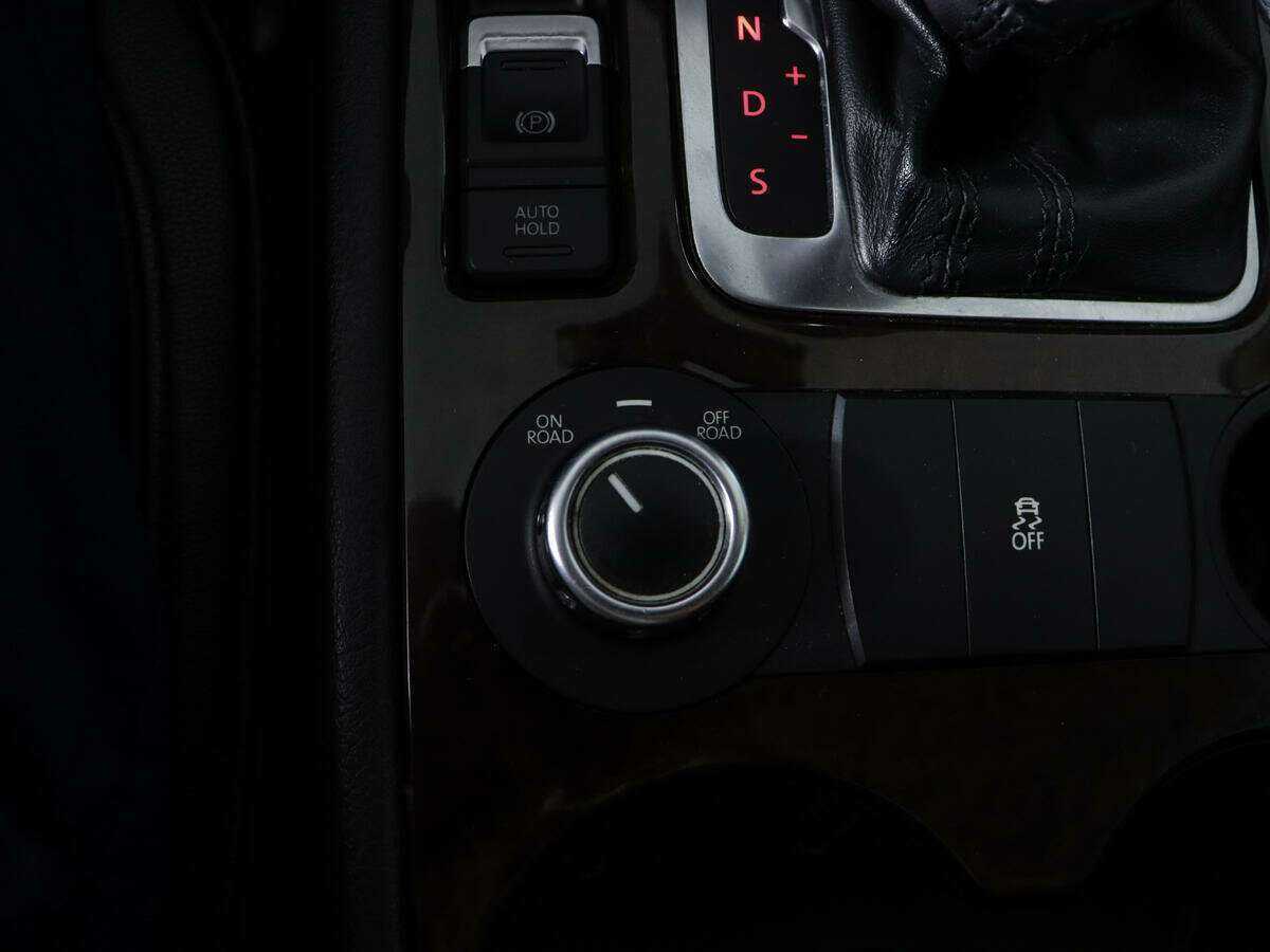 Купить Volkswagen Touareg, 2012, 200 985 км.. Фото: #26