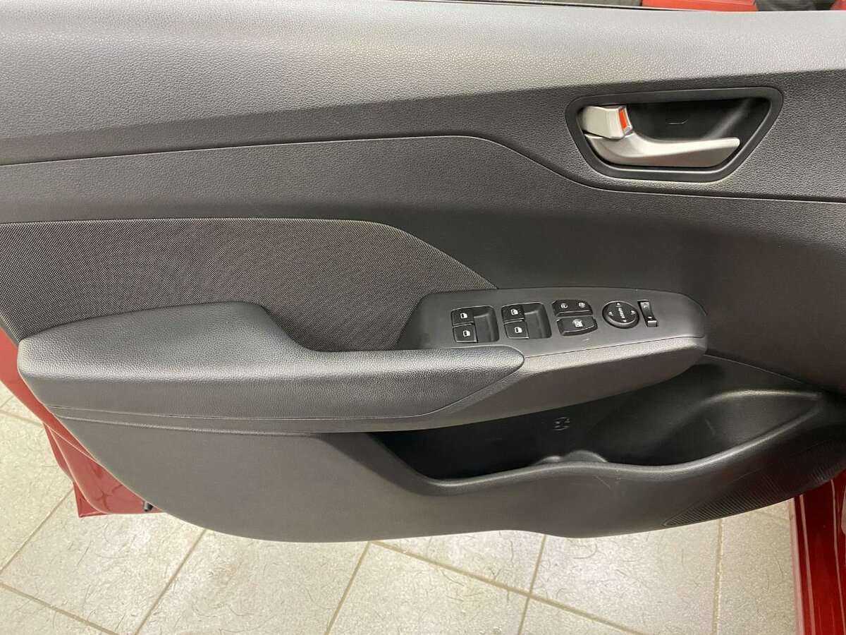 Купить Hyundai Solaris, 2018, 77 668 км.. Фото: #7